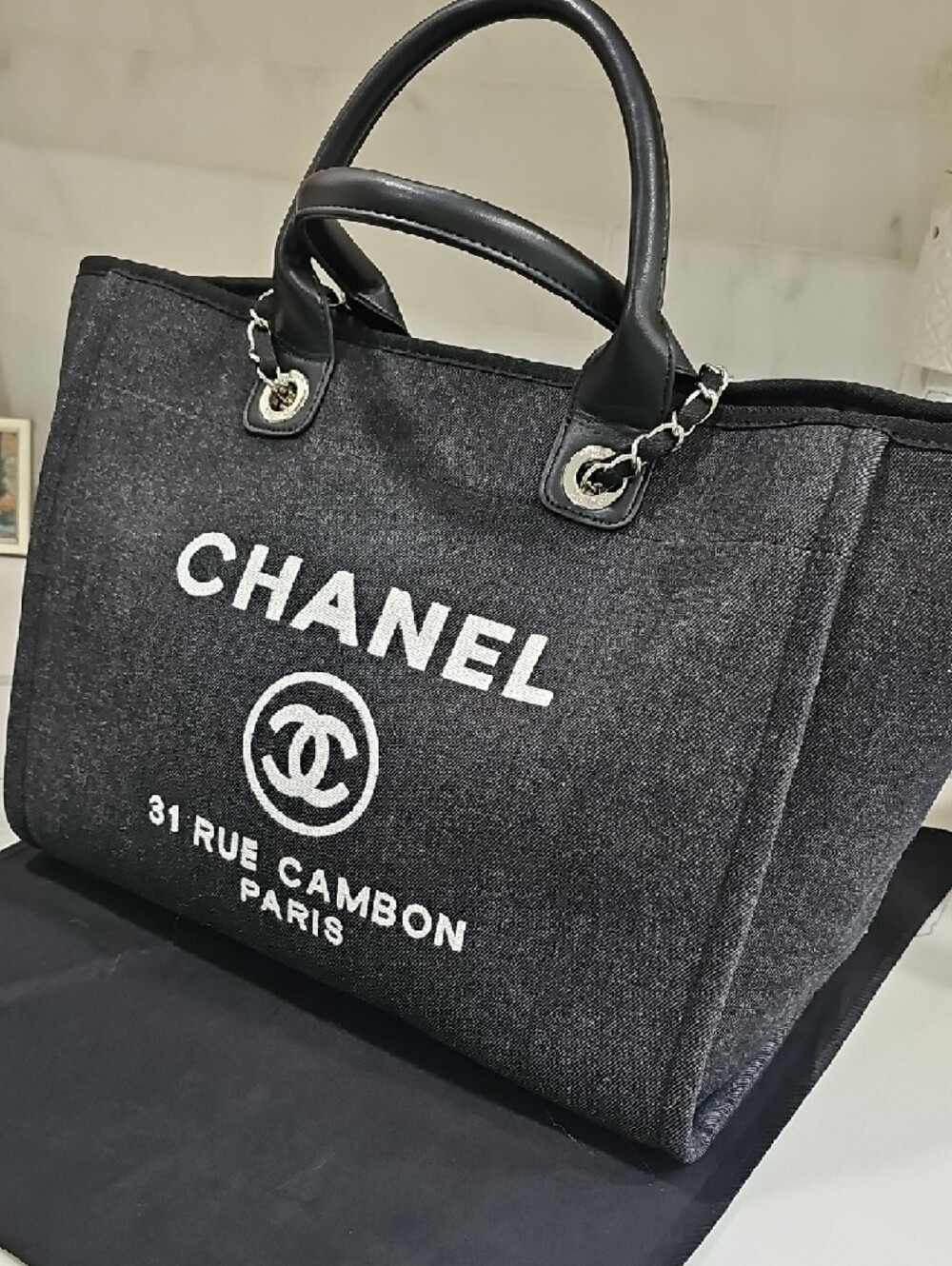 Cc Fashion Tote - Picture 2 of 10
